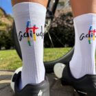 calcetines-blancos-actitude-logotipo-bordado